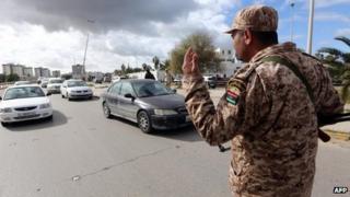 Libyan soldier at a checkpoint in Tripoli (26 January 2014)