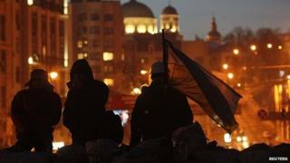 Anti-government protesters on barricades in Kiev. 31 Jan 2014