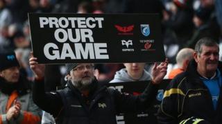 Regions fans protest