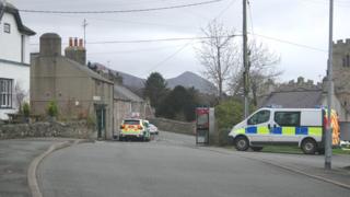 Police vehicles in Clynnogfawr