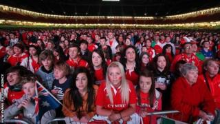 Cefnogwyr rygbi