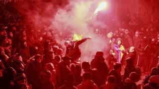 Crowds protesting in Kiev