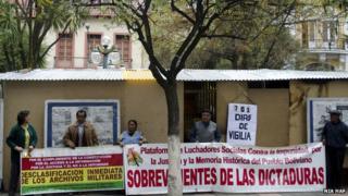Protest camp outside in La Paz