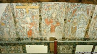 Pre-Reformation wall paintings in the Piccotts End Cottages