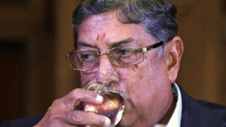 Pressure is mounting on Mr Srinivasan to quit as the chief of India's cricket board, report say