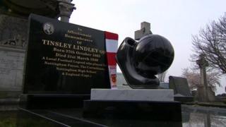 Tinsley Lindley's gravestone