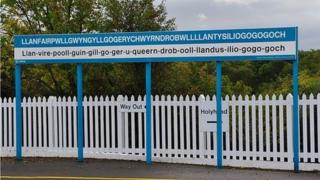 Llanfairpwll