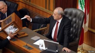 The speaker of the Chamber of Deputies, Nabih Berri, votes (23 April 2014)