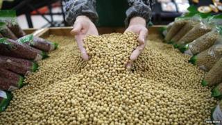 Soybeans being sold in a market (Image: Reuters)