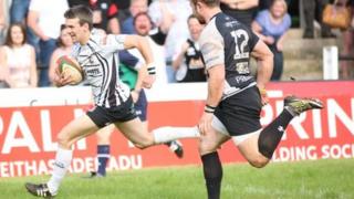 Lewis Williams scores a try for Pontypridd