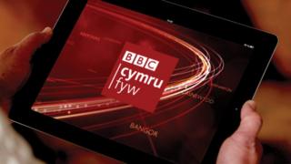 BBC Cymru Fyw ar dabled