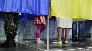 People voting in Kiev