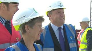 Jane Hutt ac Ed Balls