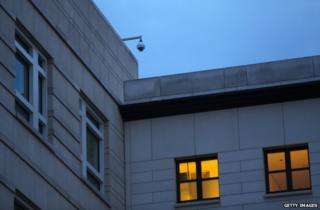 Камера наблюдения за посольством США в Берлине, 7 июля