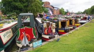 Boats gathered for an Avon Navigation Trust event