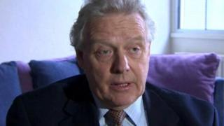 Dr Alistair Hanna