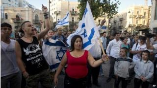 Israelis in Jerusalem demonstrate in support of Gaza offensive (14 July 2014)