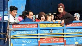 Lebanese civilians flee Arsal on Monday 4 August 2014