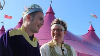 Guto Dafydd a'r Archdderwydd wedi seremoni'r Cadeirio