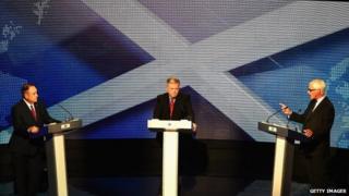 Alex Salmond ac Alistair Darling