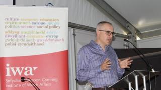 Dr Simon Brooks