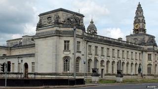 Llys y Goron Caerdydd