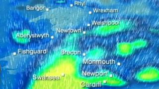 Map yn dangos y glaw bosib dros Gymru