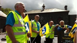 Gweithwyr ar streic yn Amgueddfa Lechi Cymru, Llanberis.