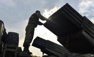 Ukrainian soldier with a Grad rocket launcher (18 August)