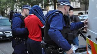 Arrest of a suspect in Tottenham