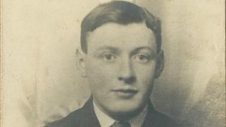 Arthur Edwards, Tyddyn'ronnen