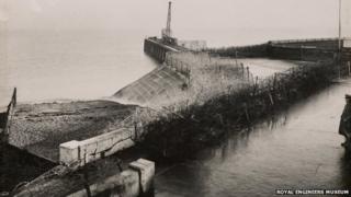Barbed wire entanglements at Cheyney Rock (Photograph reproduced with the kind permission of the Royal Engineers Museum)