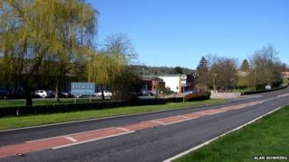 A40 ger Crughywel