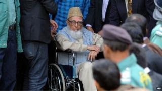 Bangladesh Islamist leader Ghulam Azam emerges from the Bangladesh International Crimes Tribunal in Dhaka - January 11, 2012
