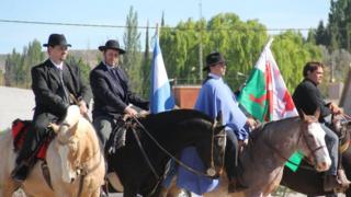 Mae seremoni yr Orsedd yn dra gwahanol yn y Wladfa