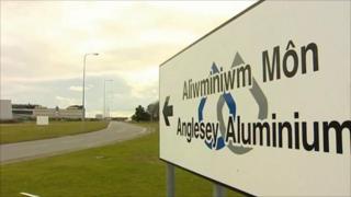 Alwminiwm Mon