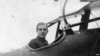 World War One: Mysterious deaths of the English flying aces - BBC News