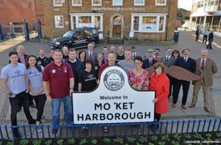 New sign for Mo'ket Harborough