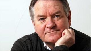 Dafydd Iwan, cadeirydd Hunaniaith