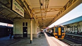 Gorsaf Caerdydd