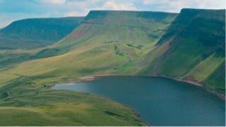 Llyn y Fan