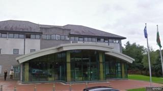 cyngor mon HQ