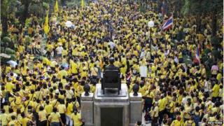 Crowds in Bangkok (5 Dec 2014)