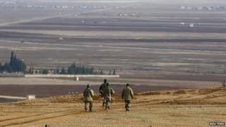 Turkish troops on the border with Syria (23 November 2014)