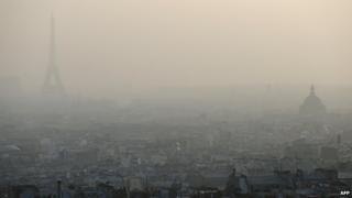 Paris smog, 14 Mar 14
