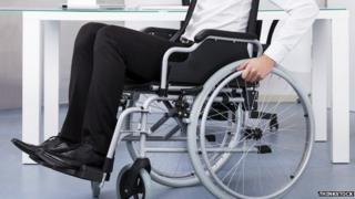 Рабочий в инвалидной коляске