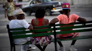 People on a bench in Havana 04/01/2015 Associated Press