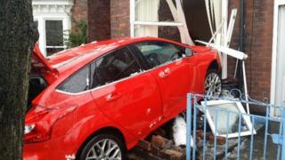Car crashes into house on Argyle Road, Sheffield