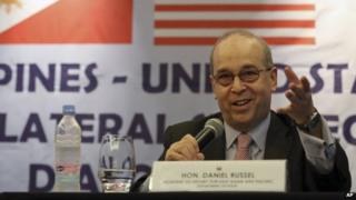 US Assistant Secretary of State Daniel Russel gestures during a press conference with his Philippine counterpart on the fifth Philippines-United States Bilateral Strategic Dialogue in Manila, Philippines Wednesday, 21 January 2015.