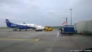 Plèana Eastern Airways aig Port-adhair Obar Dheathain.